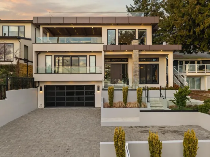 13169 MARINE DRIVE, Surrey