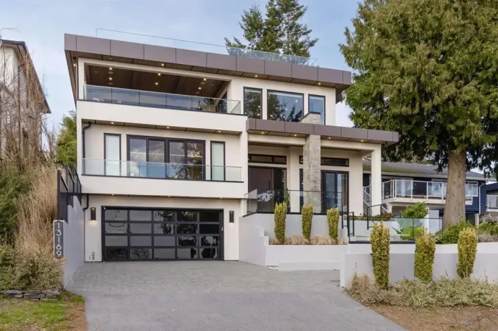 13169 MARINE DRIVE, Surrey