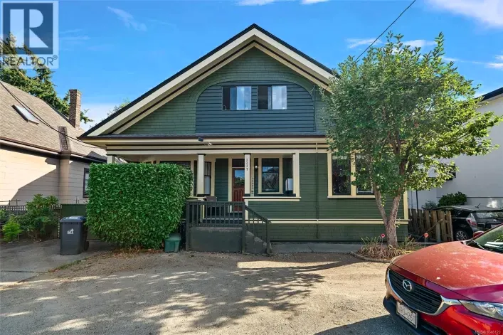 House for sale: 1317 Pandora Ave, Victoria