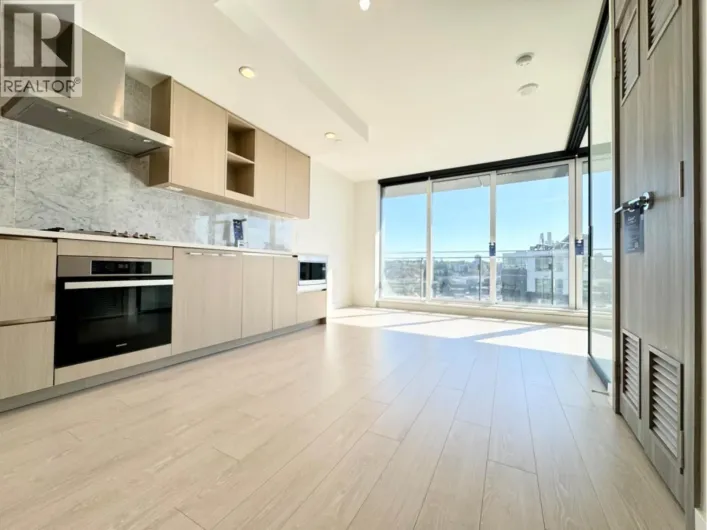 1318 1768 COOK STREET, Vancouver