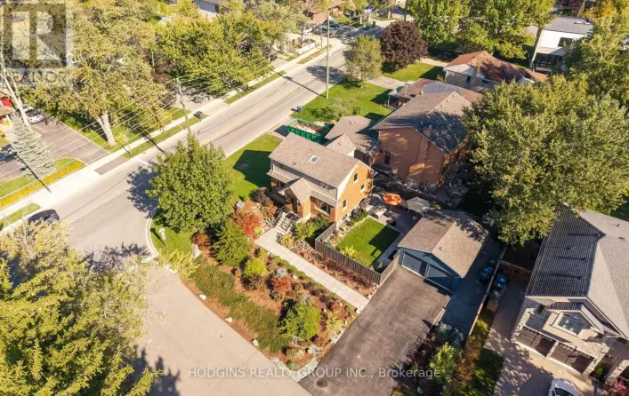 1319 LAKEBREEZE DRIVE, Mississauga