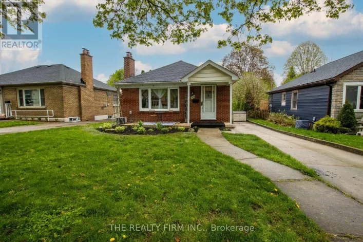 1319 WILTON AVENUE, London East