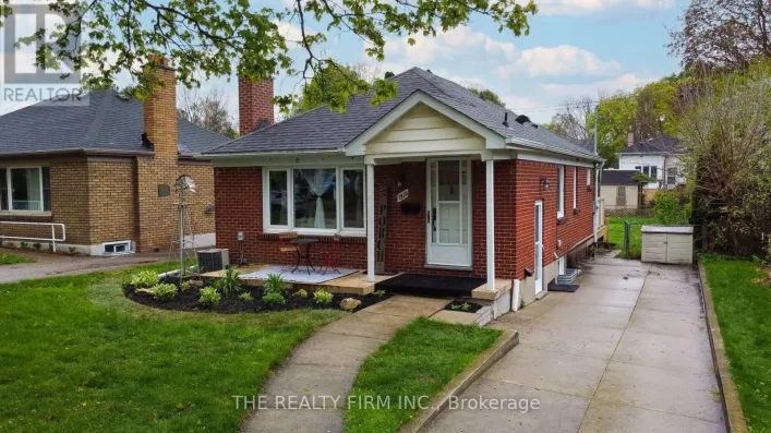 1319 WILTON AVENUE, London East