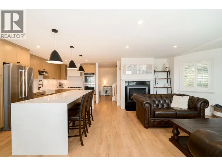 132 2721 ATLIN PLACE, Coquitlam