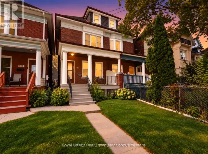 132 CLOSE AVENUE, Toronto