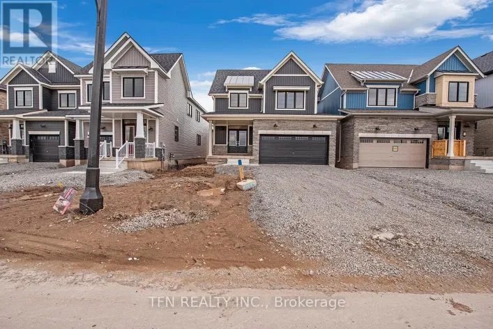 132 EASTBRIDGE AVENUE, Welland