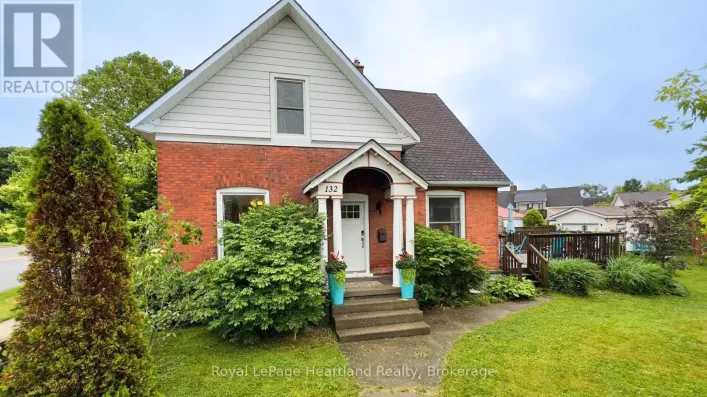 132 ELGIN AVENUE E, Goderich)