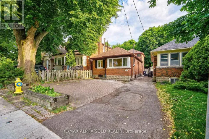 132 GLENGARRY AVENUE, Toronto