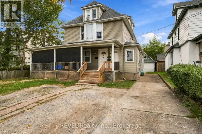 132 HELLEMS AVENUE, Welland