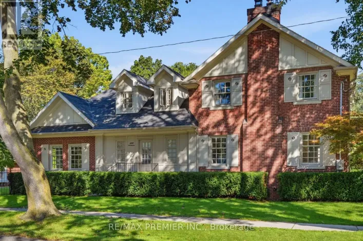 132 THE KINGSWAY, Toronto