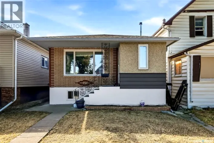 House for sale: 1321 Victoria AVENUE, Regina