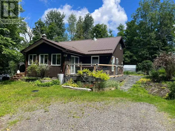 1322A WESLEMKOON LAKE ROAD, Tudor and Cashel