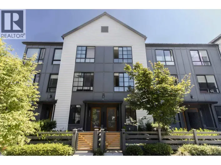 1329 HALYARD PLACE, Squamish