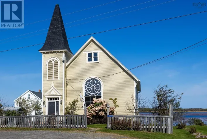 13297 Highway 6, Wallace Bridge