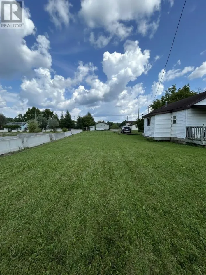 133 Burns ST, Atikokan