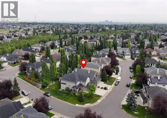 133 Strathlea Court SW, Calgary