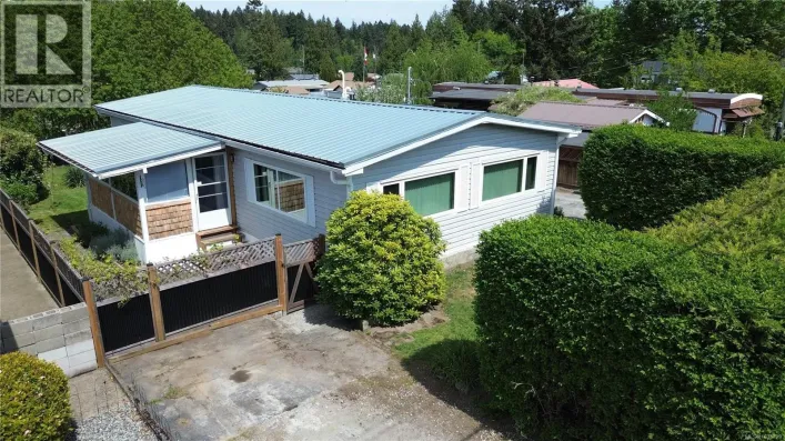 1330 Birchwood Rd, Ladysmith