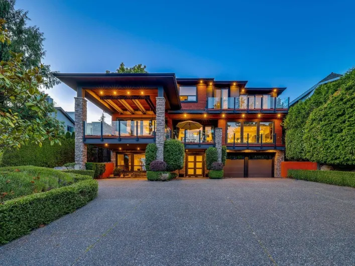 13307 MARINE DRIVE, Surrey