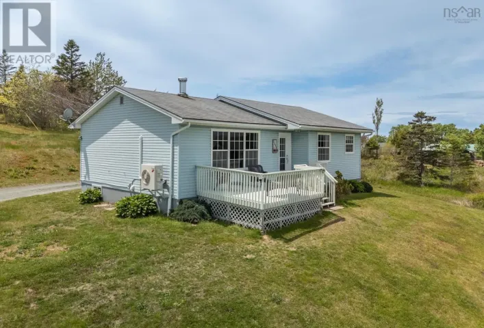 1331 Main Shore Road, Sandford