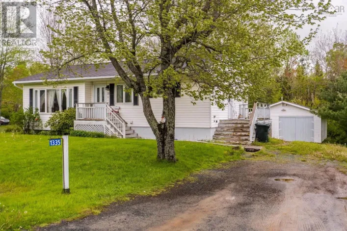 1335 Highway 2, Lantz