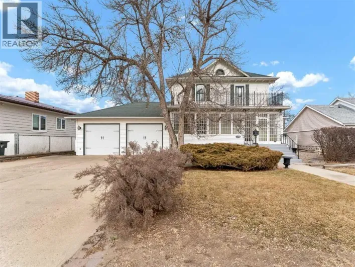 134 3 Street SW, Medicine Hat