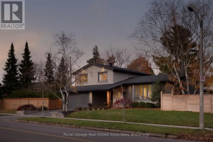 134 FAIRWOOD PLACE W, Burlington