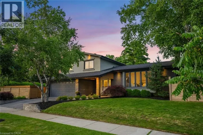 134 FAIRWOOD Place W, Burlington