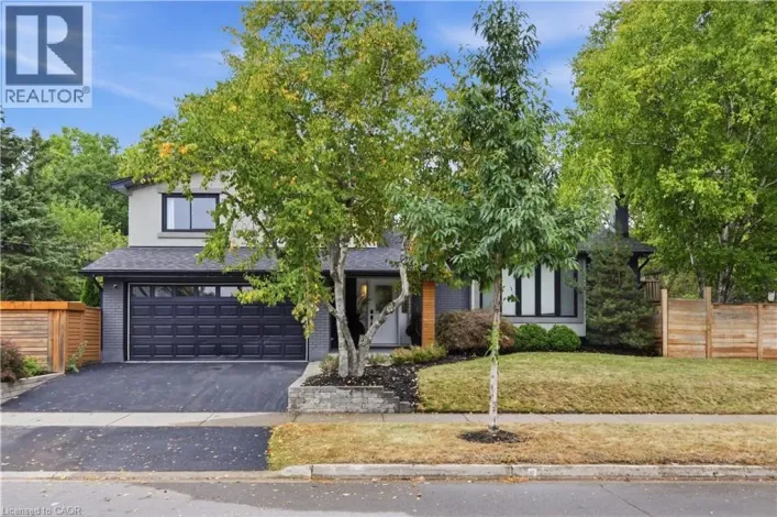 134 FAIRWOOD Place W, Burlington
