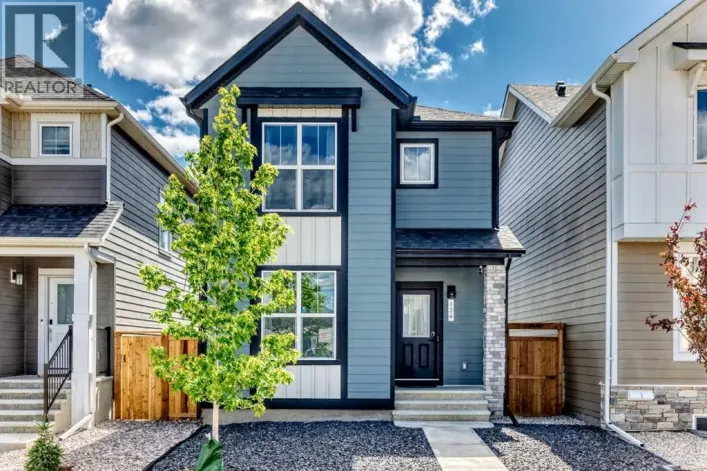 134 Versant View SW, Calgary