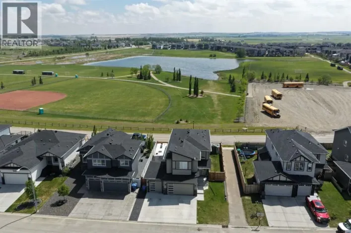 1340 Lackner Boulevard, Carstairs