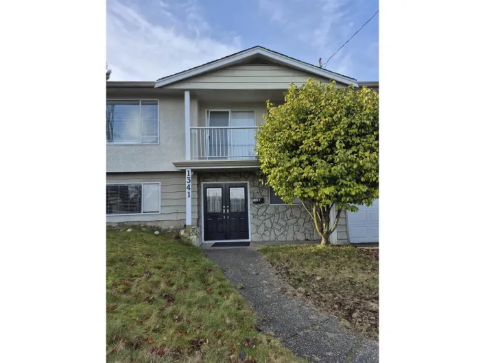 1341 PARKER STREET, White Rock