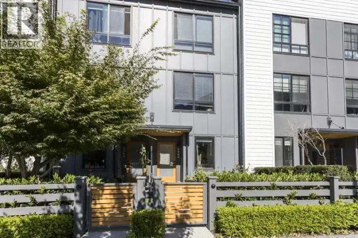 1342 HALYARD PLACE, Squamish