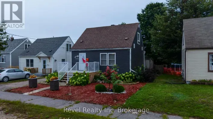 1343 COPELAND STREET, North Bay