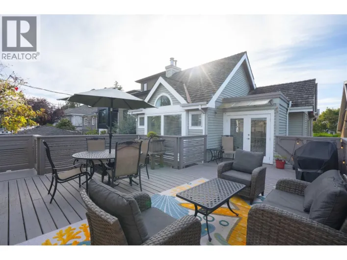 1346 LABURNUM STREET, Vancouver