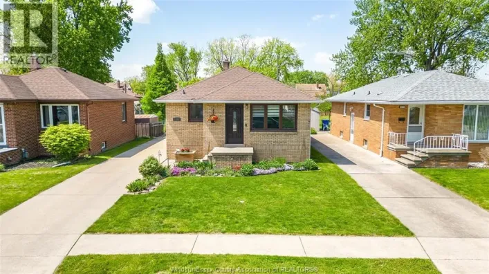 1347 BERNARD ROAD, Windsor