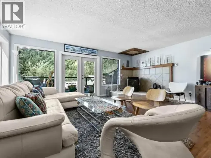 1347 BURFIELD Drive, Sun Peaks