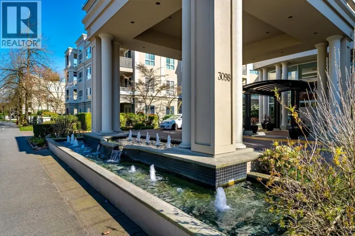 135 3098 GUILDFORD WAY, Coquitlam