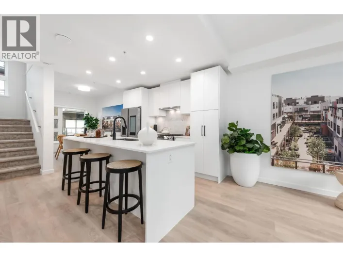 135 535 E 2ND STREET, North Vancouver