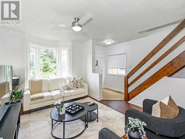 135 BERNICE CRESCENT, Toronto