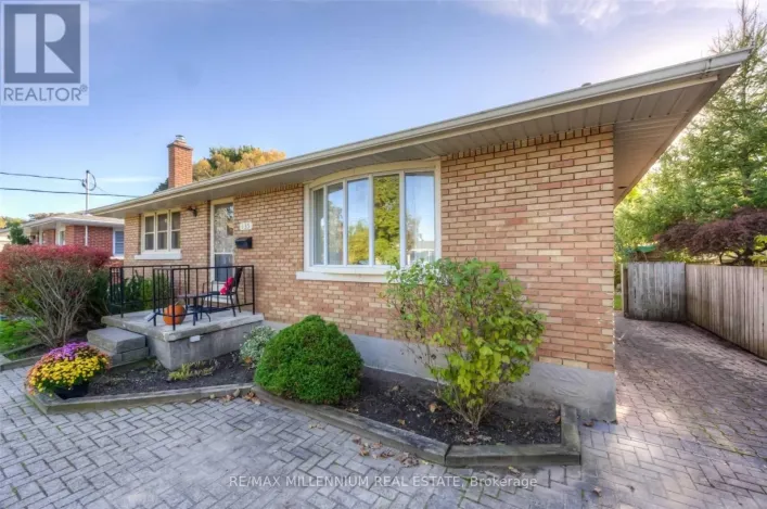 135 BYRON AVENUE, Kitchener