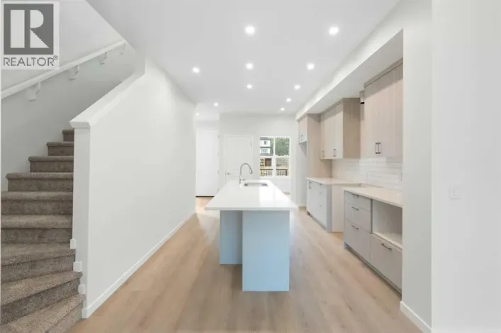 135 Creekview Gardens SW, Calgary