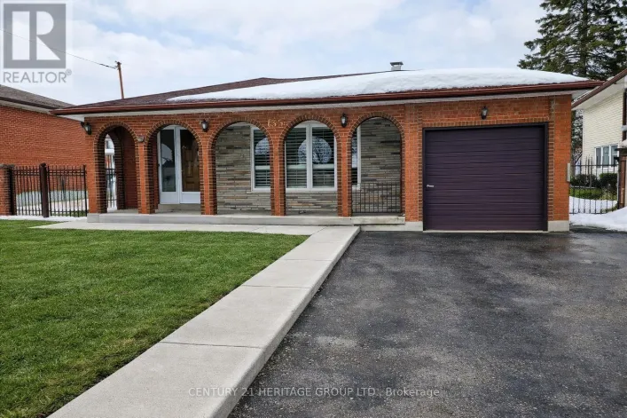 135 DERRYDOWN ROAD, Toronto