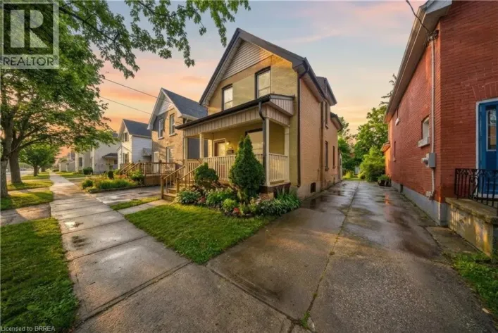 135 MARLBOROUGH Street, Brantford