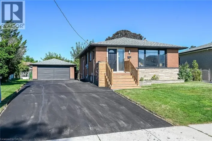 135 NUGENT Drive, Hamilton