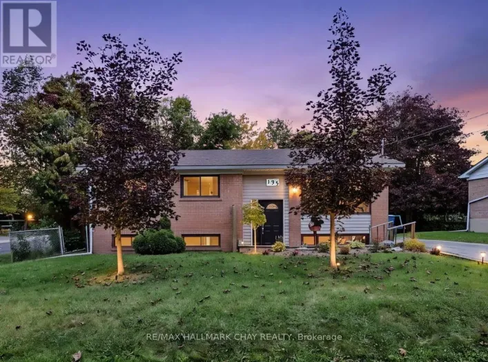 135 PETER STREET, East Gwillimbury