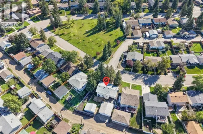 135 Queensland Road SE, Calgary