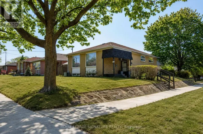 135 RANGOON ROAD, Toronto