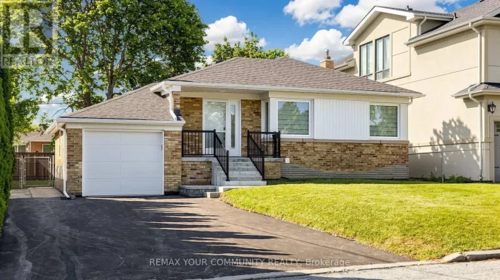 135 SEARLE AVENUE, Toronto