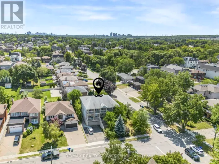 135 SPRUCE AVENUE, Richmond Hill