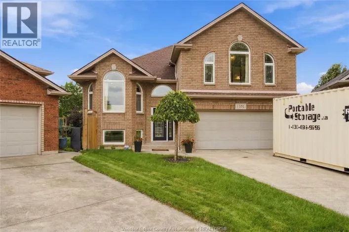 1352 MERIDIAN, Windsor